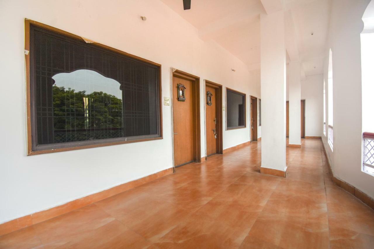 Oyo 47464 Hotel The Country Club Bilāspur Esterno foto