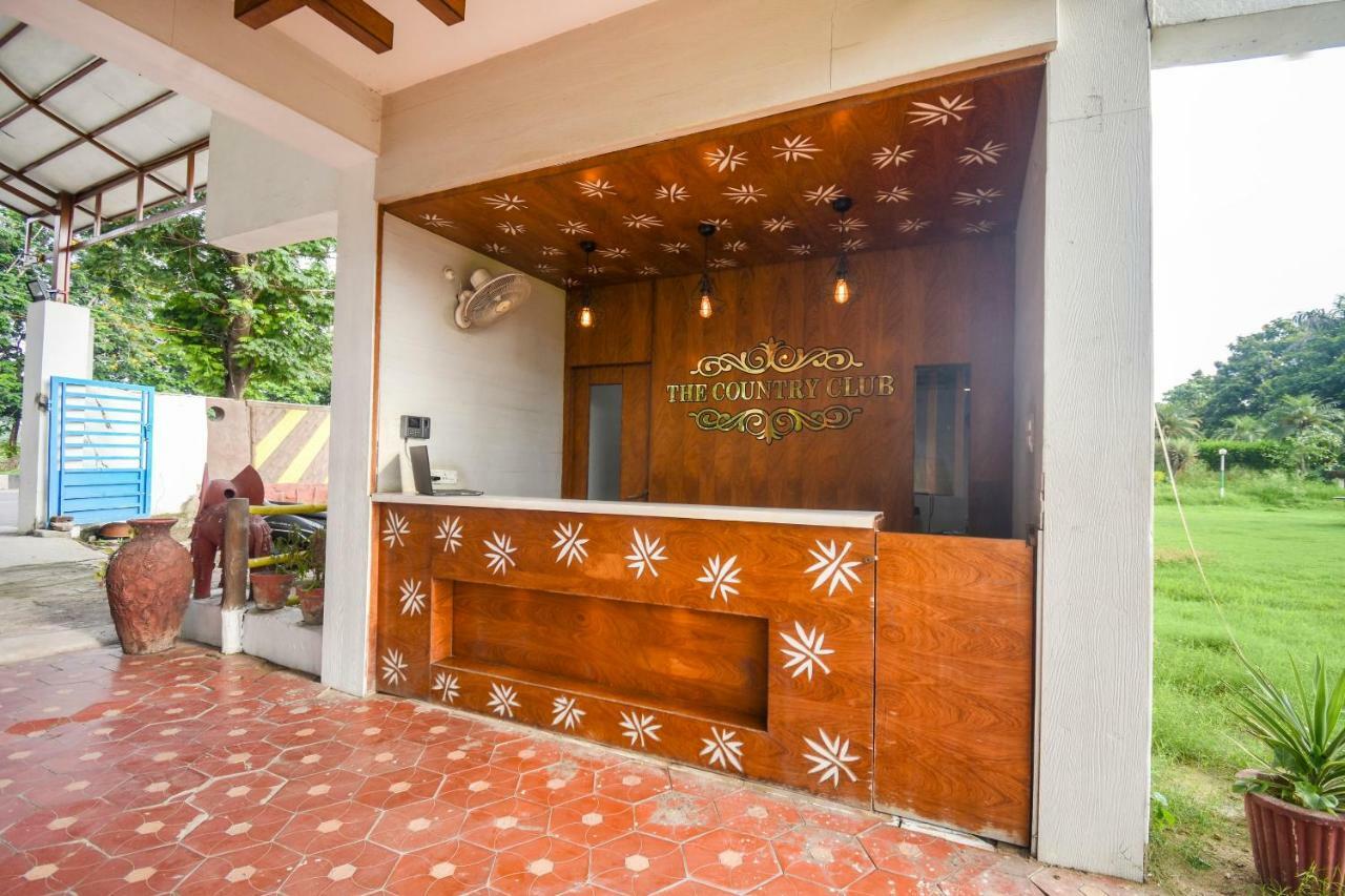 Oyo 47464 Hotel The Country Club Bilāspur Esterno foto