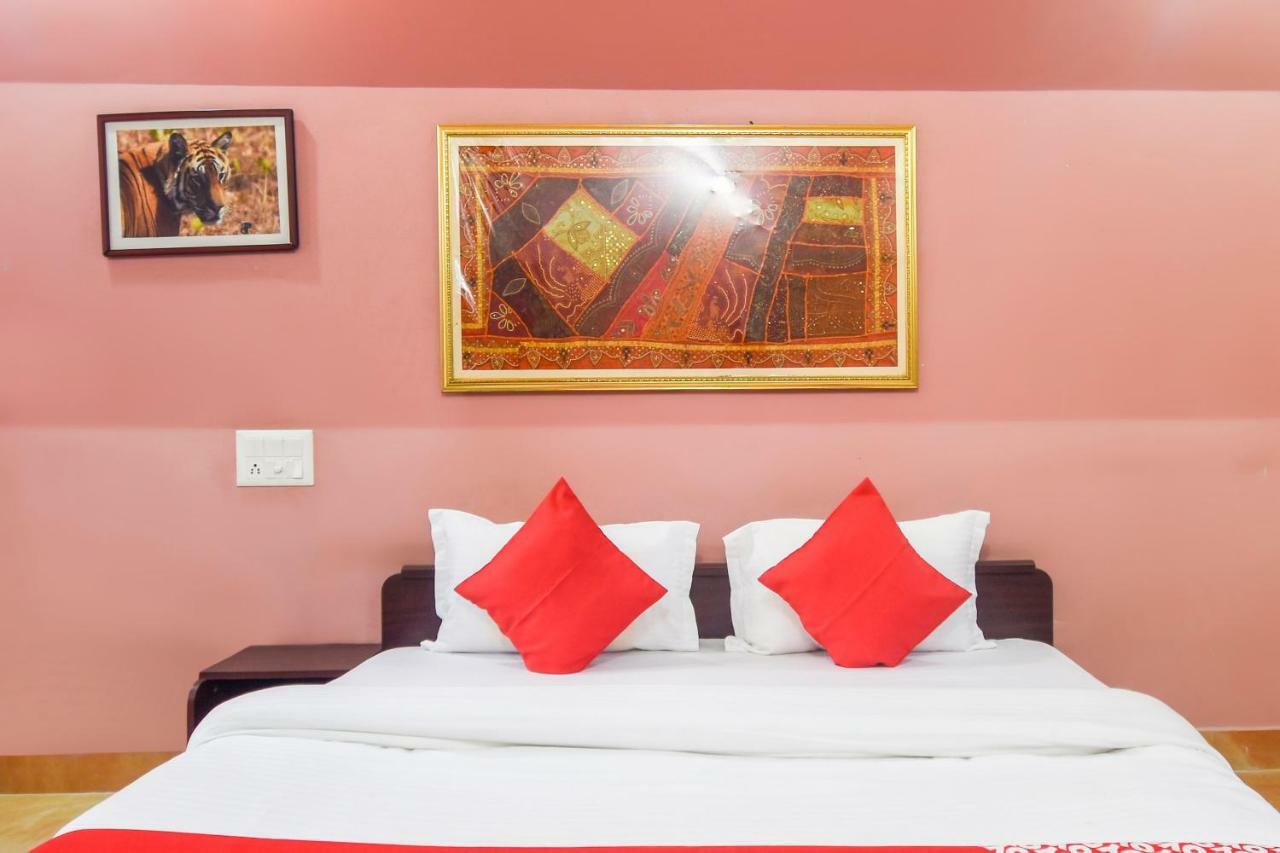 Oyo 47464 Hotel The Country Club Bilāspur Esterno foto